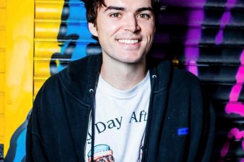 Comedian Michael Longfellow (SNL, Netflix is a Joke Fest) Headlines The Riot Comedy Club
