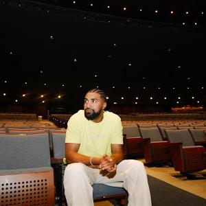 Hassan Phills (Don't Tell Comedy) headlines The Riot Comedy Club in Houston