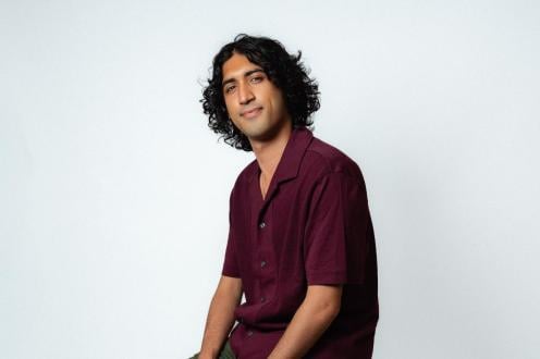 Jay Badlani (Don't Tell Comedy) Headlines The Riot Comedy Club