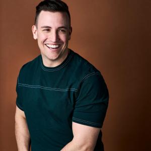Joey Avery (Don't Kill Comedy) Headlines The Riot Comedy Club