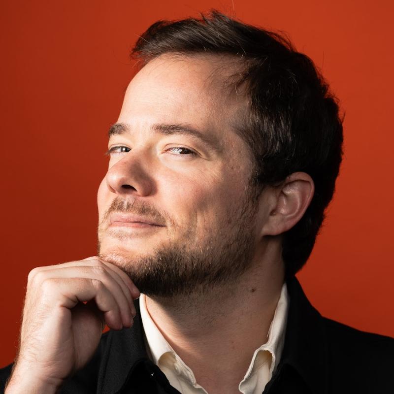 Zach MAMA Headlines The Riot Comedy Club