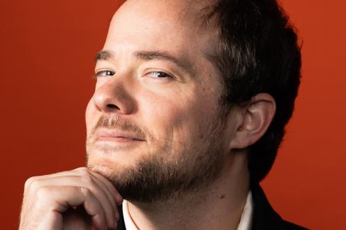 Zach MAMA Headlines The Riot Comedy Club